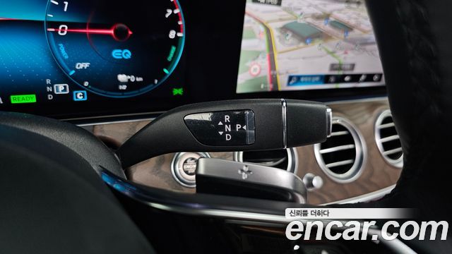 Mercedes-Benz E-Class (W213) E300e 4MATIC Exclusive 2023 — фото 9