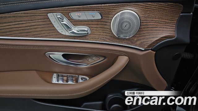 Mercedes-Benz E-Class (W213) E300e 4MATIC Exclusive 2023 — фото 21
