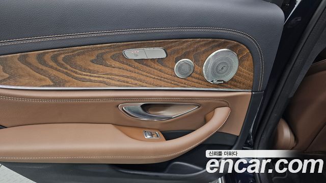Mercedes-Benz E-Class (W213) E300e 4MATIC Exclusive 2023 — фото 23