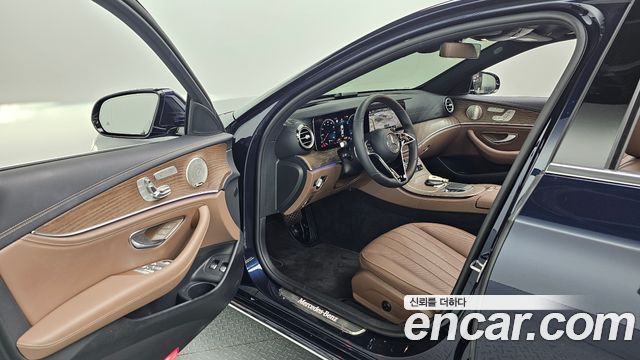 Mercedes-Benz E-Class (W213) E300e 4MATIC Exclusive 2023 — фото 32