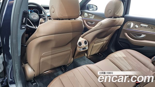 Mercedes-Benz E-Class (W213) E300e 4MATIC Exclusive 2023 — фото 33