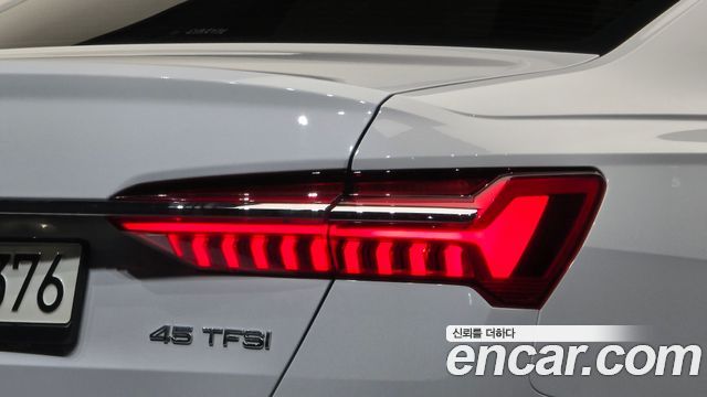 Audi A6 (C8) 45 TFSI Premium 2021 — фото 23