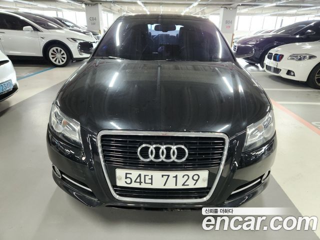 Audi A3 2.0 TFSI Dynamic 8P 2011 — фото 2