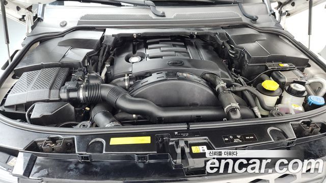 Land Rover Discovery 4 3.0 SDV6 SE 2016 — фото 6