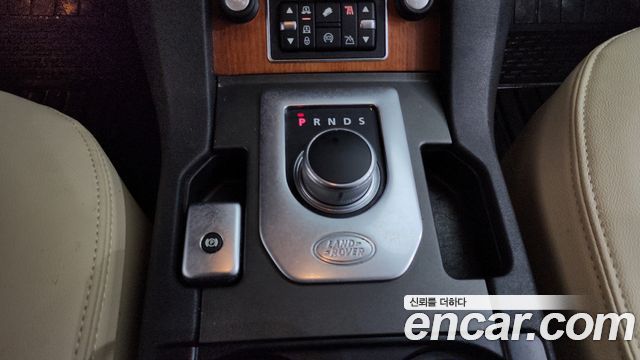 Land Rover Discovery 4 3.0 SDV6 SE 2016 — фото 9