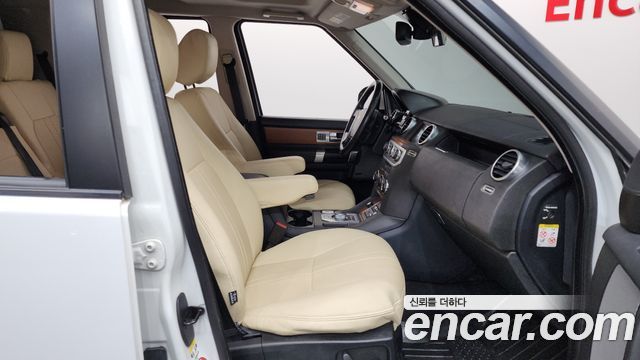 Land Rover Discovery 4 3.0 SDV6 SE 2016 — фото 11