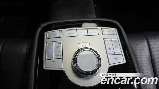 Genesis G80 (RG3) Gasoline 3.5 Turbo AWD 2025 — фото 17