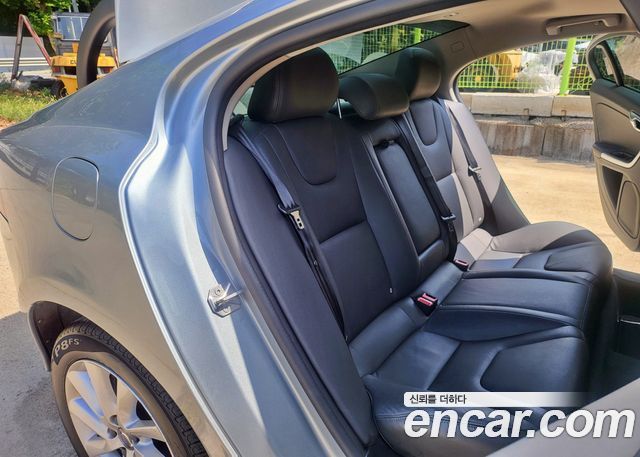 Volvo S60 D2 2nd 2015 — фото 5