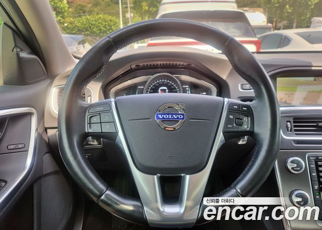 Volvo S60 D2 2nd 2015 — фото 6
