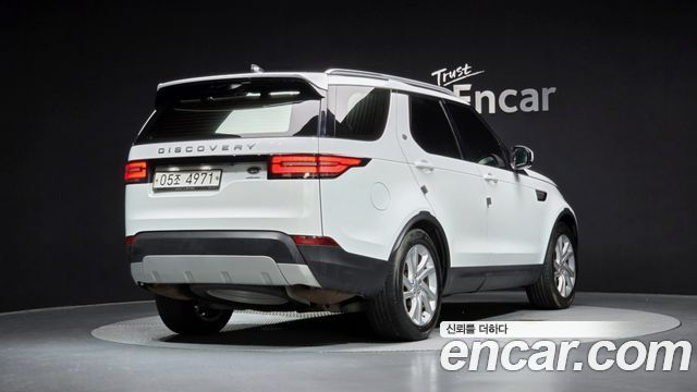 Land Rover Discovery 5 3.0 TD6 HSE 2018 — фото 2