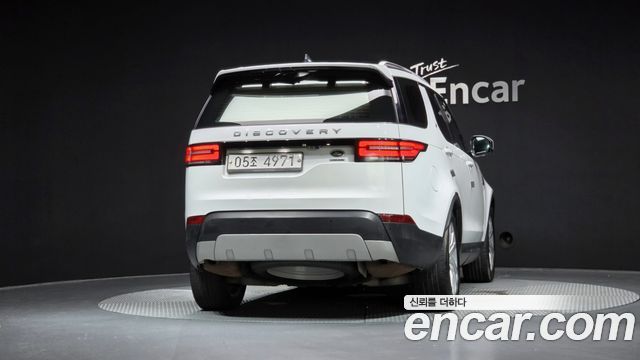 Land Rover Discovery 5 3.0 TD6 HSE 2018 — фото 4