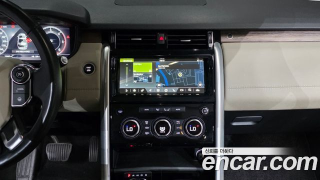 Land Rover Discovery 5 3.0 TD6 HSE 2018 — фото 14