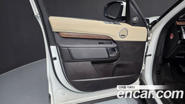 Land Rover Discovery 5 3.0 TD6 HSE 2018 — фото 24