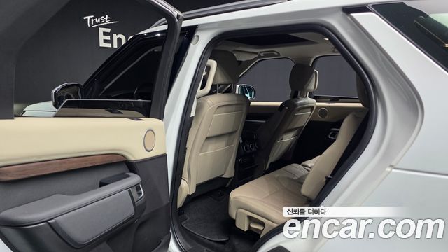Land Rover Discovery 5 3.0 TD6 HSE 2018 — фото 26