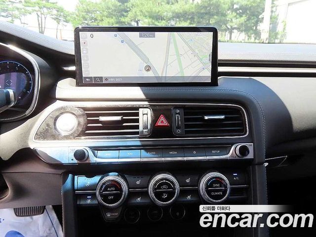 Genesis G70 Shooting Brake Gasoline 2.0T 2WD 2023 — фото 23