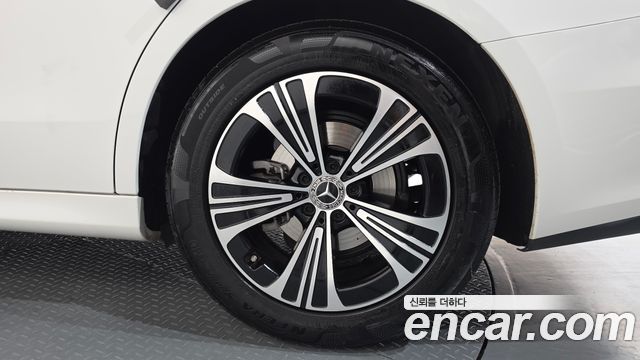 Mercedes-Benz E-Class (W214) E200 Avantgarde 2025 — фото 21