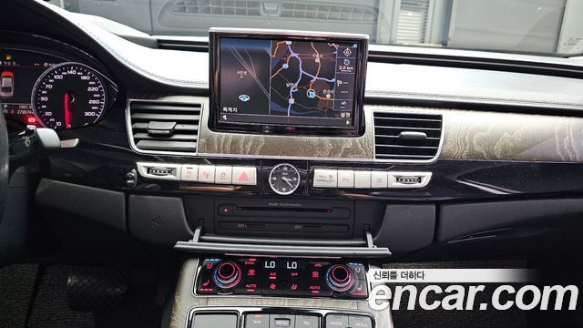 Audi A8 50 TDI Quattro Design LWB D4 2016 — фото 21