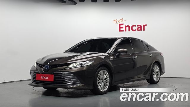 Toyota Camry (XV70) 2.5 XLE Hybrid 2019 — фото 1