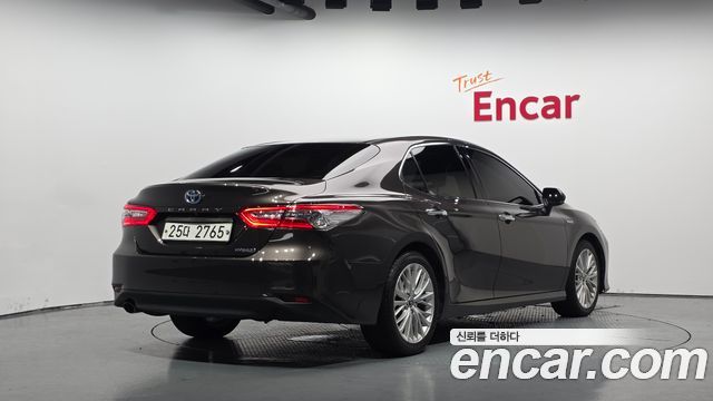Toyota Camry (XV70) 2.5 XLE Hybrid 2019 — фото 2