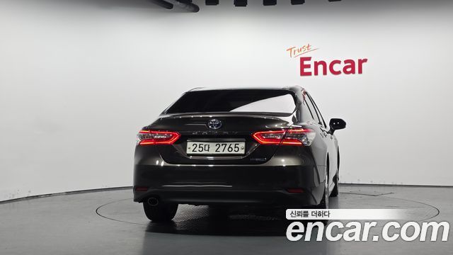 Toyota Camry (XV70) 2.5 XLE Hybrid 2019 — фото 4
