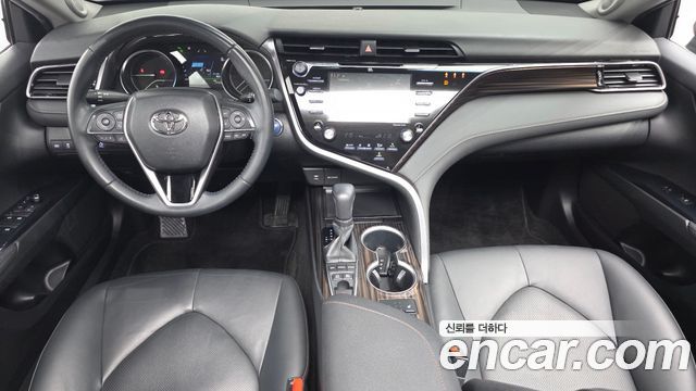 Toyota Camry (XV70) 2.5 XLE Hybrid 2019 — фото 7