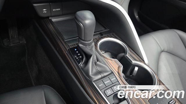 Toyota Camry (XV70) 2.5 XLE Hybrid 2019 — фото 9