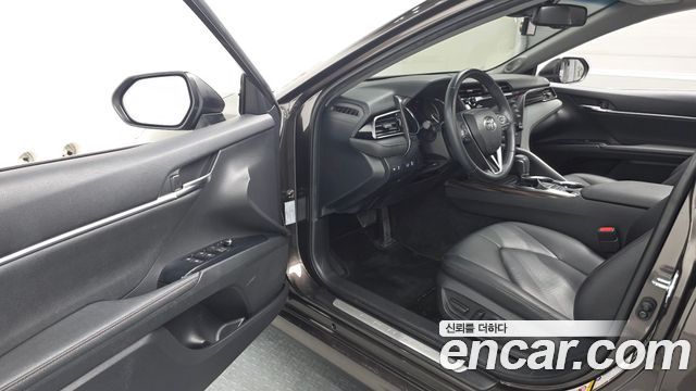 Toyota Camry (XV70) 2.5 XLE Hybrid 2019 — фото 10