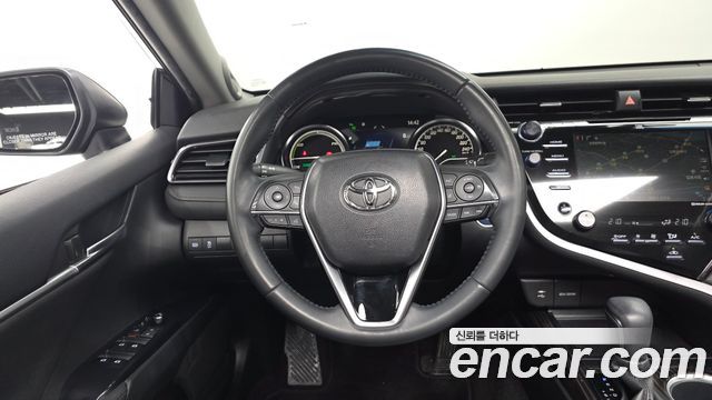 Toyota Camry (XV70) 2.5 XLE Hybrid 2019 — фото 16