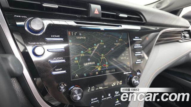 Toyota Camry (XV70) 2.5 XLE Hybrid 2019 — фото 17