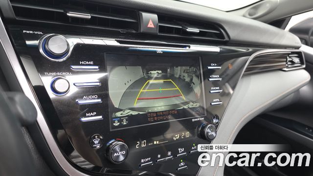 Toyota Camry (XV70) 2.5 XLE Hybrid 2019 — фото 18