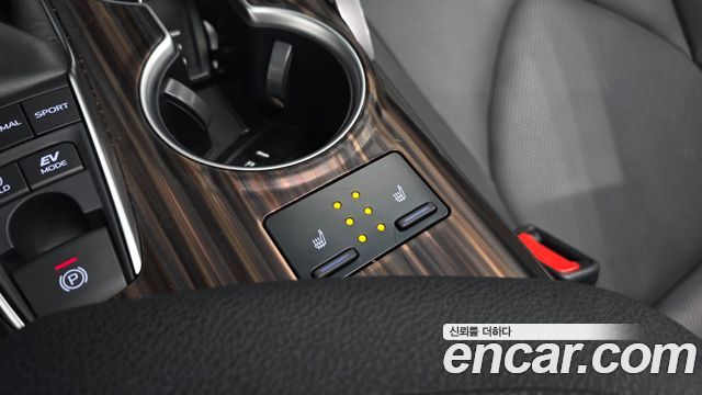 Toyota Camry (XV70) 2.5 XLE Hybrid 2019 — фото 23