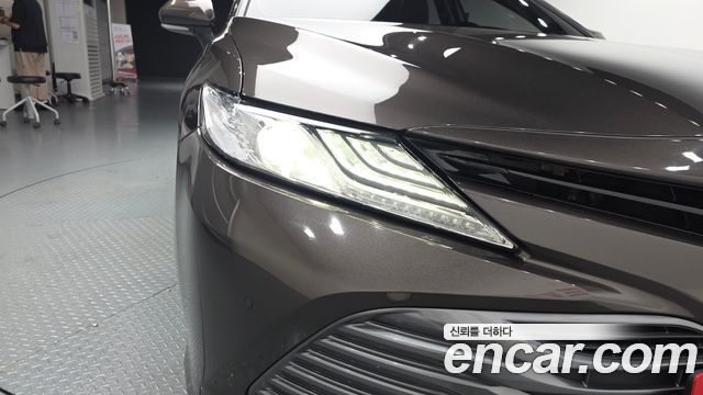 Toyota Camry (XV70) 2.5 XLE Hybrid 2019 — фото 28