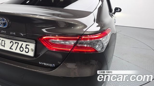 Toyota Camry (XV70) 2.5 XLE Hybrid 2019 — фото 29