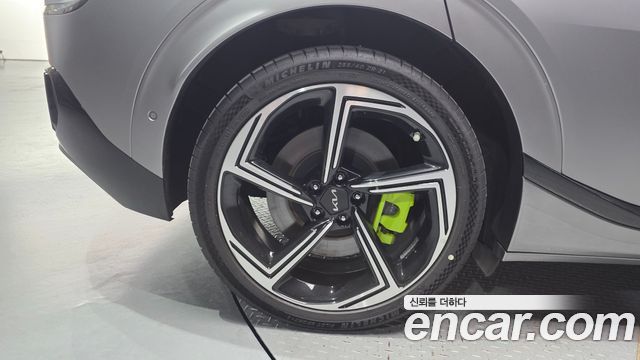 Kia EV6 GT 4WD 2023 — фото 5