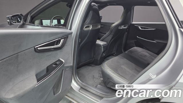 Kia EV6 GT 4WD 2023 — фото 12