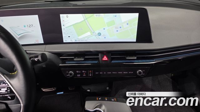 Kia EV6 GT 4WD 2023 — фото 13