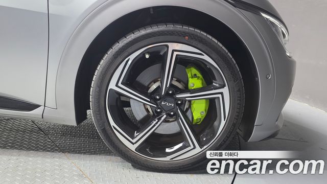 Kia EV6 GT 4WD 2023 — фото 21