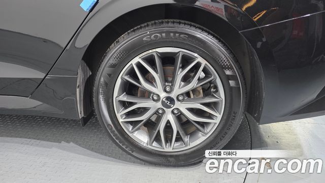 Kia K5 (III) 2.0 Prestige 2022 — фото 21