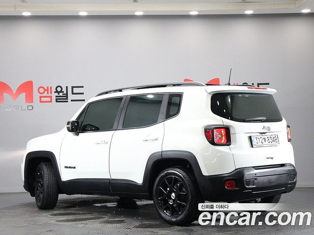 Jeep Renegade 1.3 Longitude 2022 — фото 3