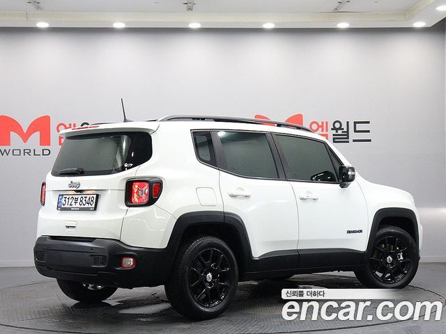 Jeep Renegade 1.3 Longitude 2022 — фото 4