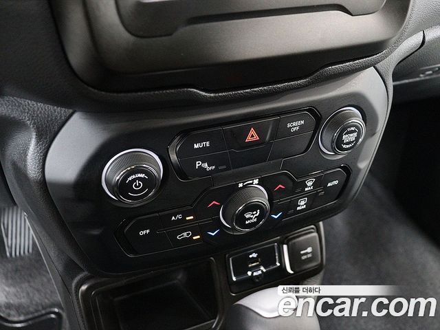 Jeep Renegade 1.3 Longitude 2022 — фото 9