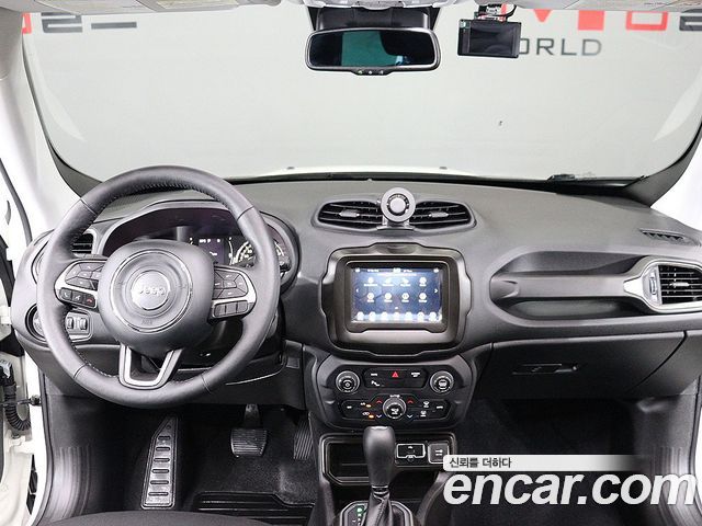 Jeep Renegade 1.3 Longitude 2022 — фото 19