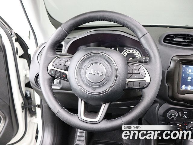 Jeep Renegade 1.3 Longitude 2022 — фото 20
