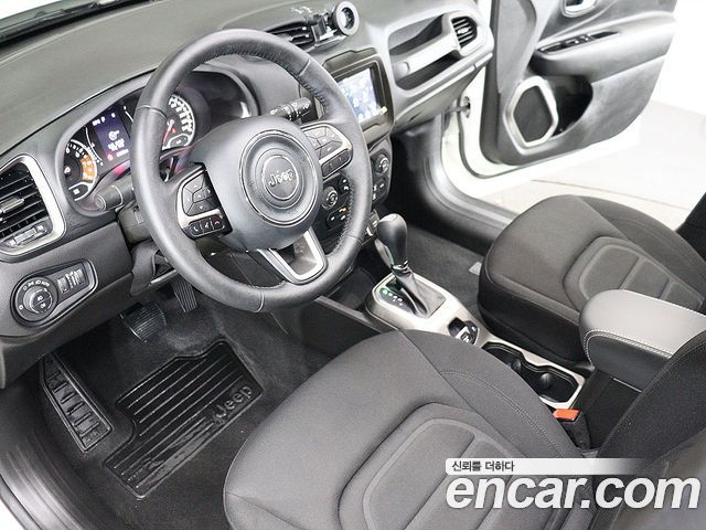 Jeep Renegade 1.3 Longitude 2022 — фото 22