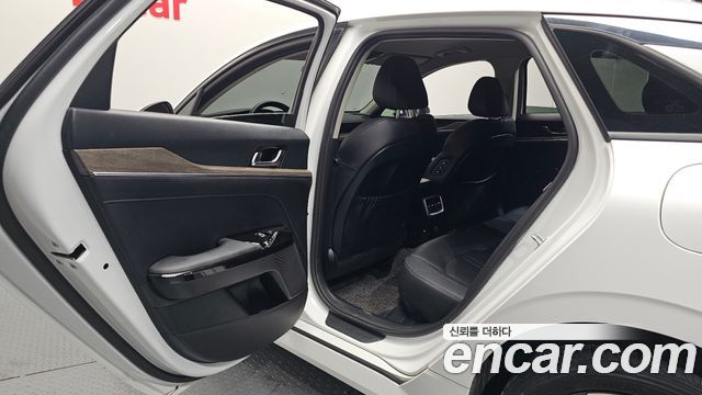 Kia K5 (III) 2.0 Noblesse 2022 — фото 16