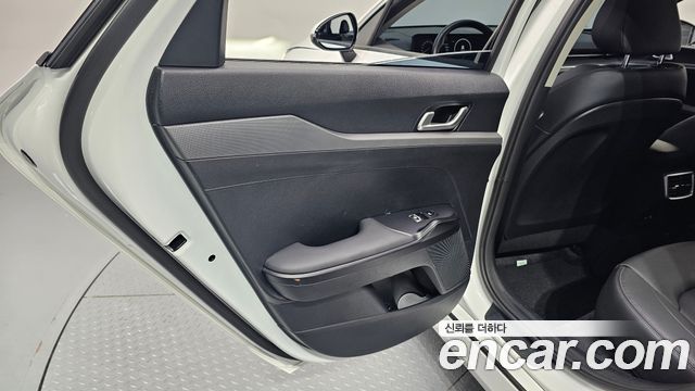 Kia K5 (III) 2.0 LPi(Rent) Prestige 2025 — фото 25