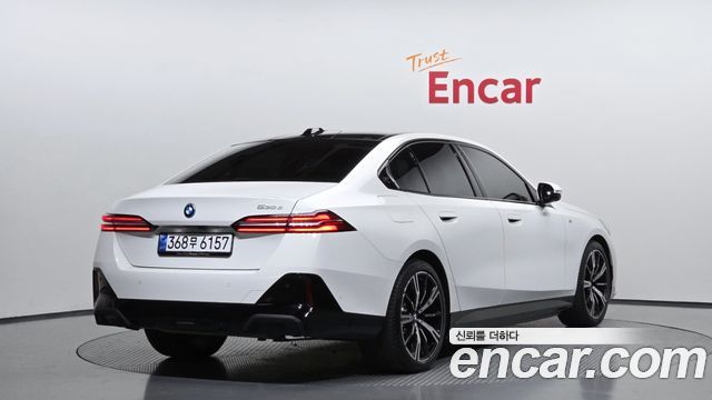 BMW 5 Series (G60) 530e M Sport 2025 — фото 2