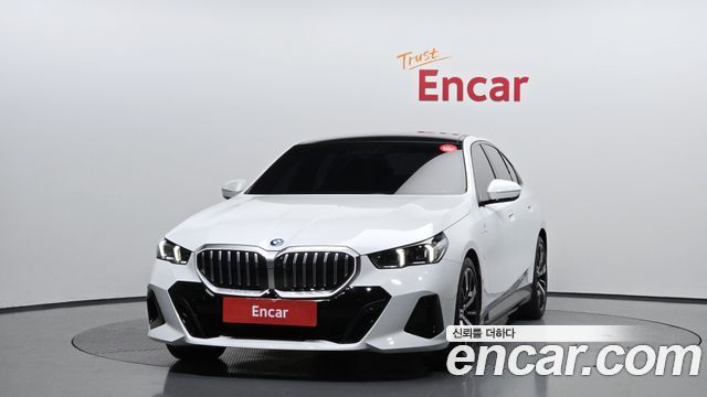 BMW 5 Series (G60) 530e M Sport 2025 — фото 3