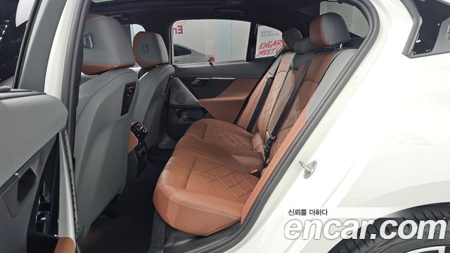 BMW 5 Series (G60) 530e M Sport 2025 — фото 12