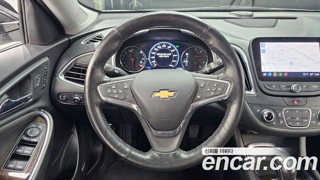 Chevrolet Malibu 2.0 Turbo Redline 2022 — фото 17